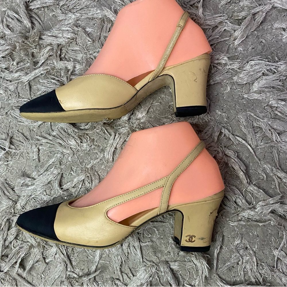 CHANEL Classic Slingback - Black Gold Leather Heels - 37‎ - Picture 5 of 12